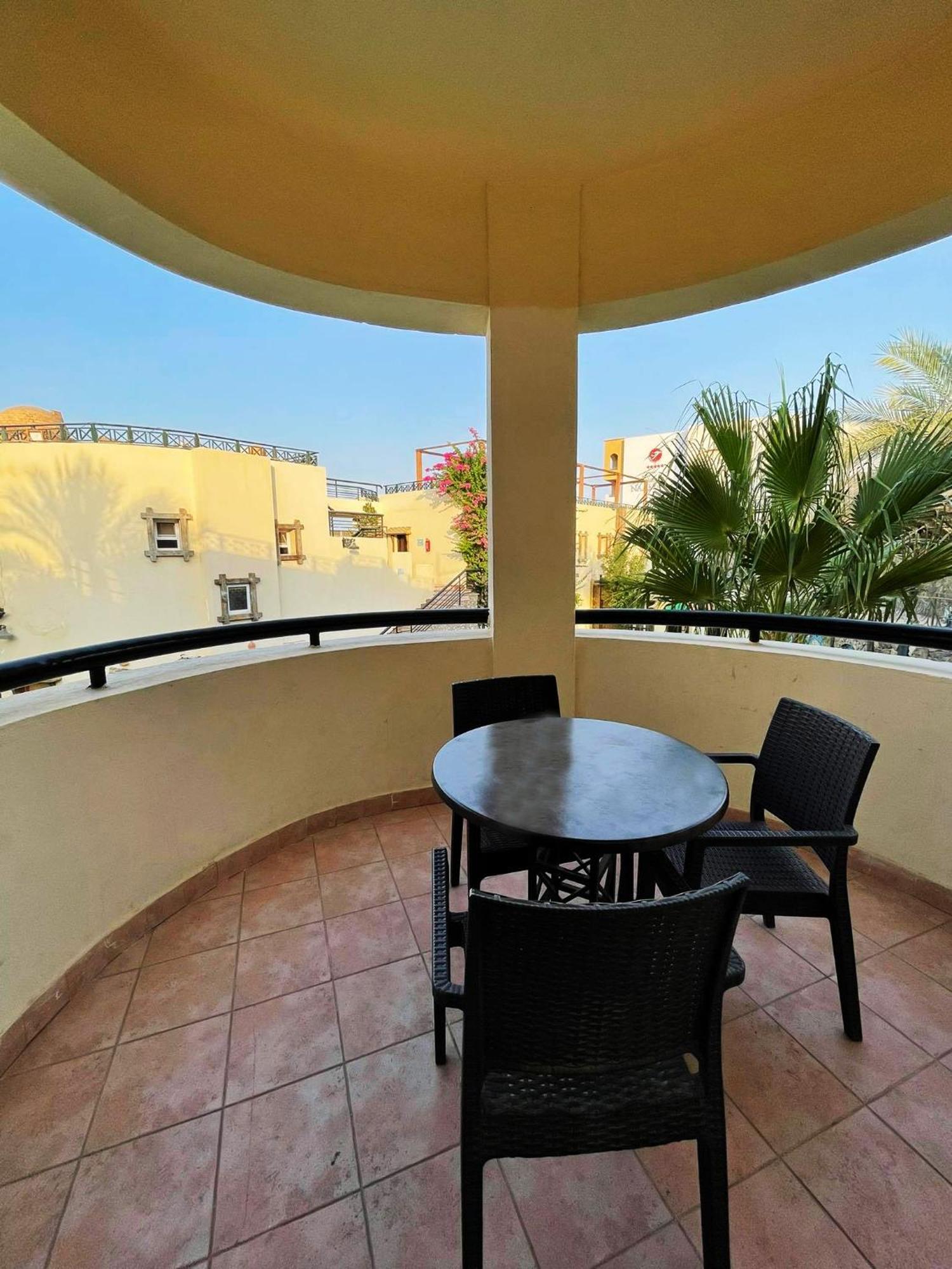 Naama