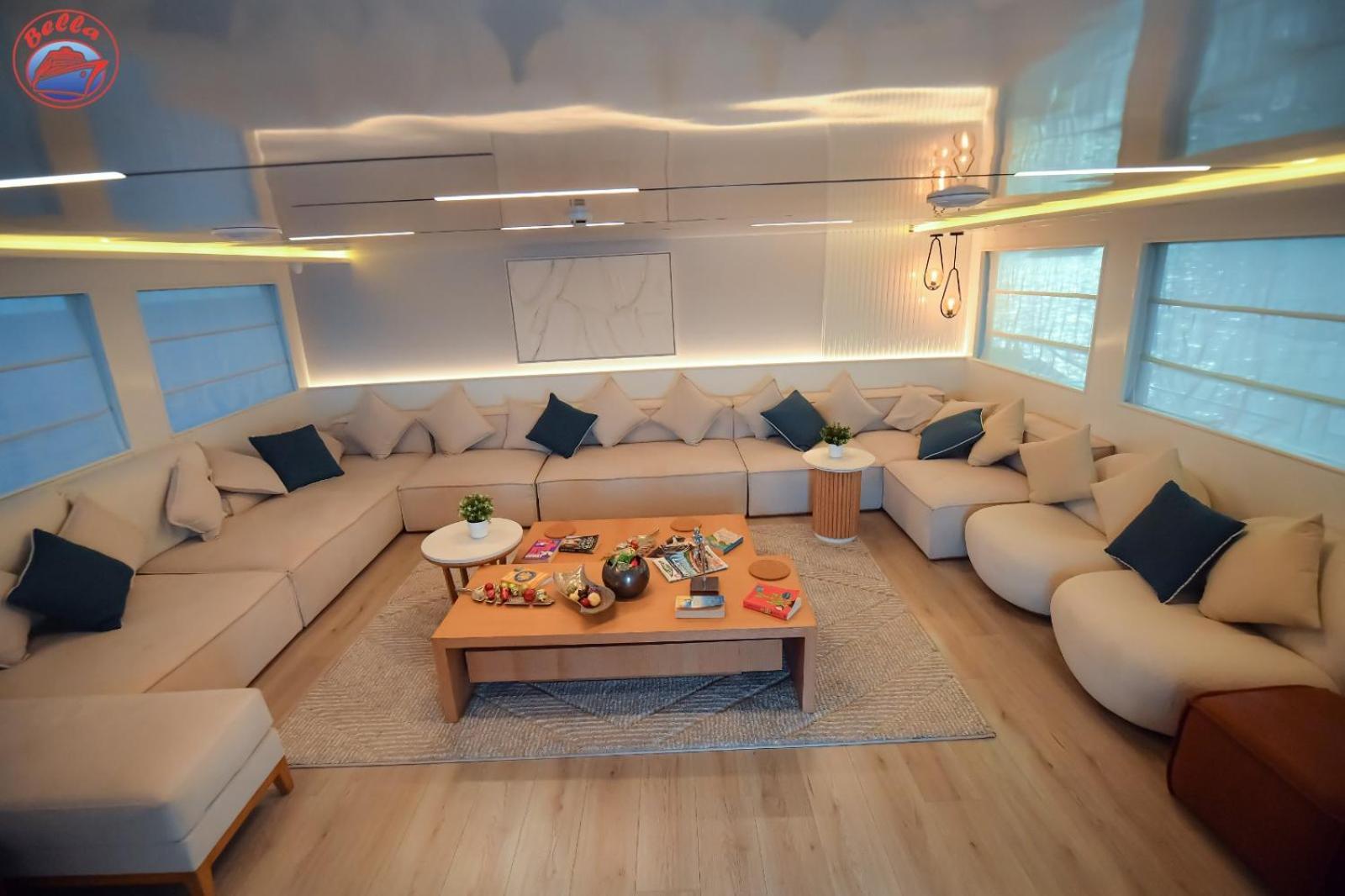Bella Liveaboard Botel