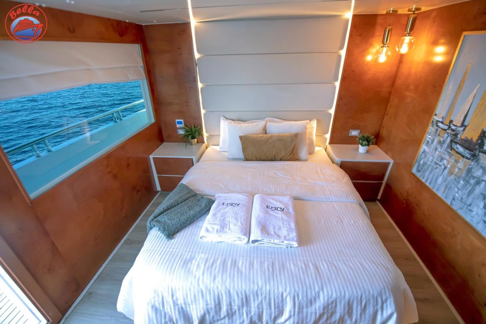 Bella Liveaboard Botel *