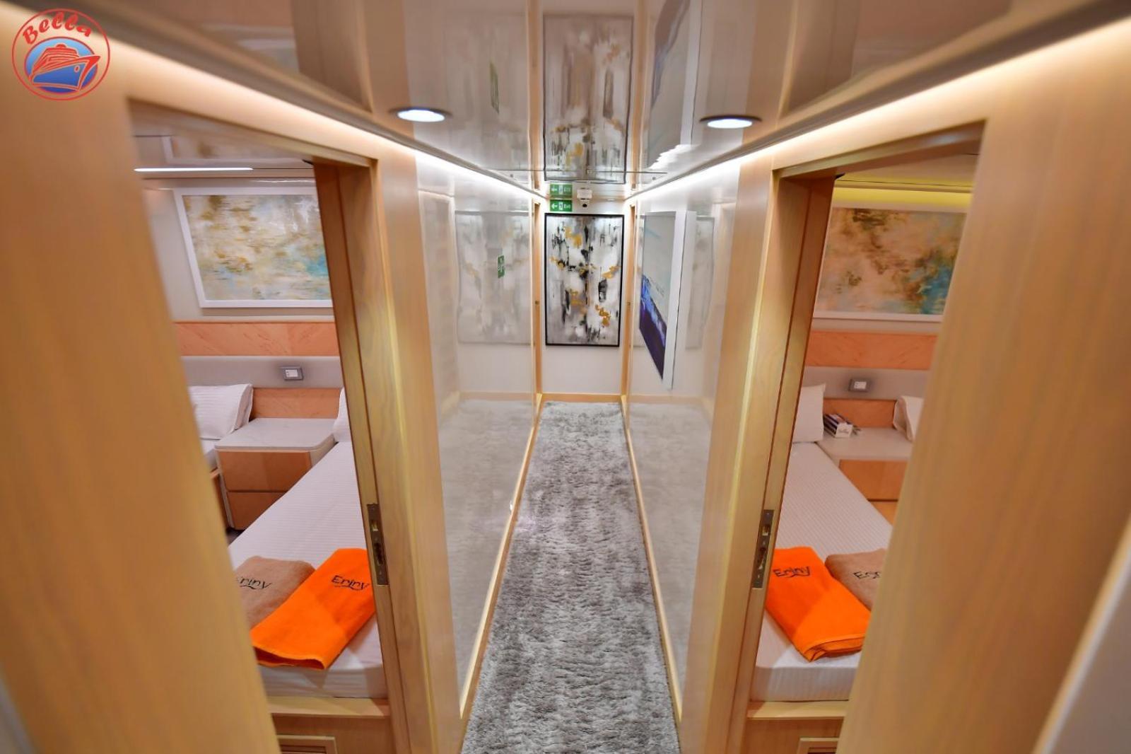Bella Liveaboard Botel
