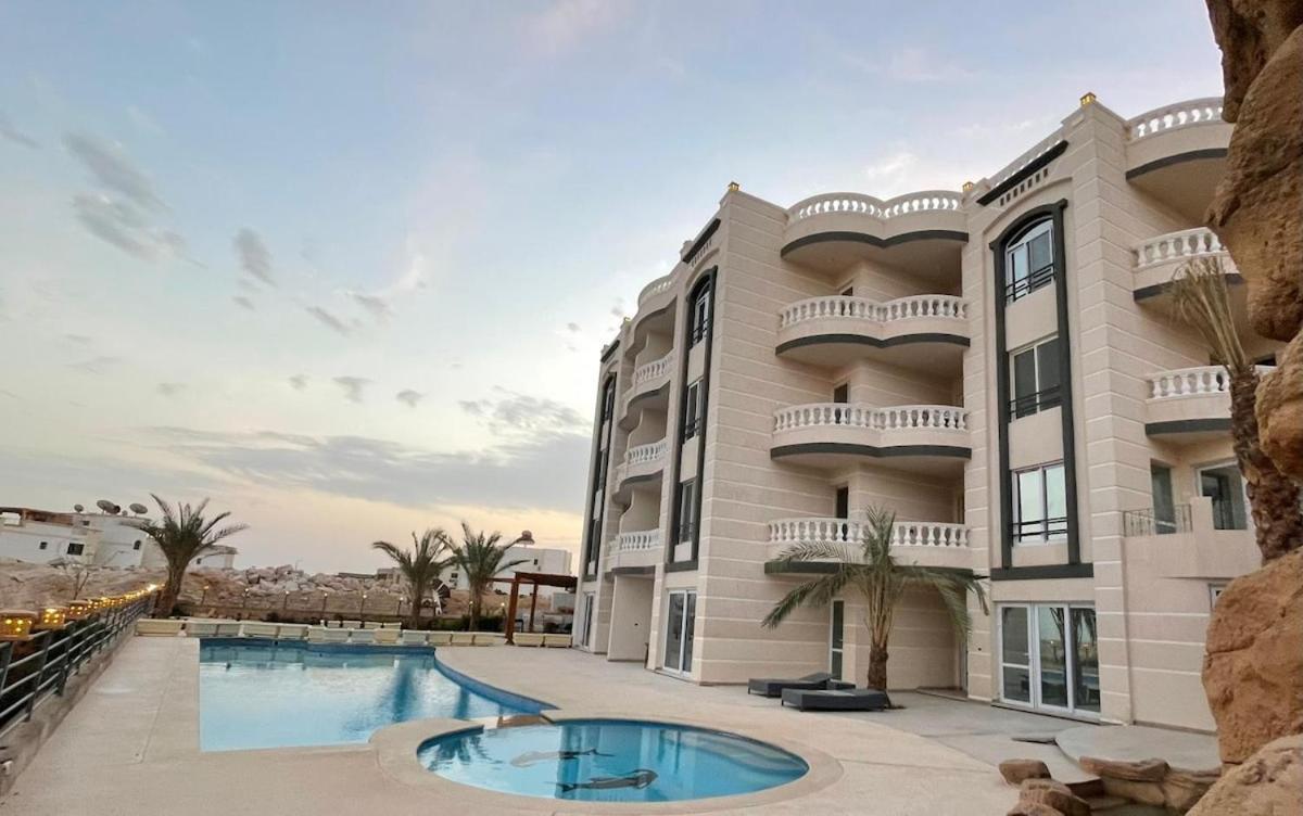Apartment Luxury 1 Bedroom Sea Front