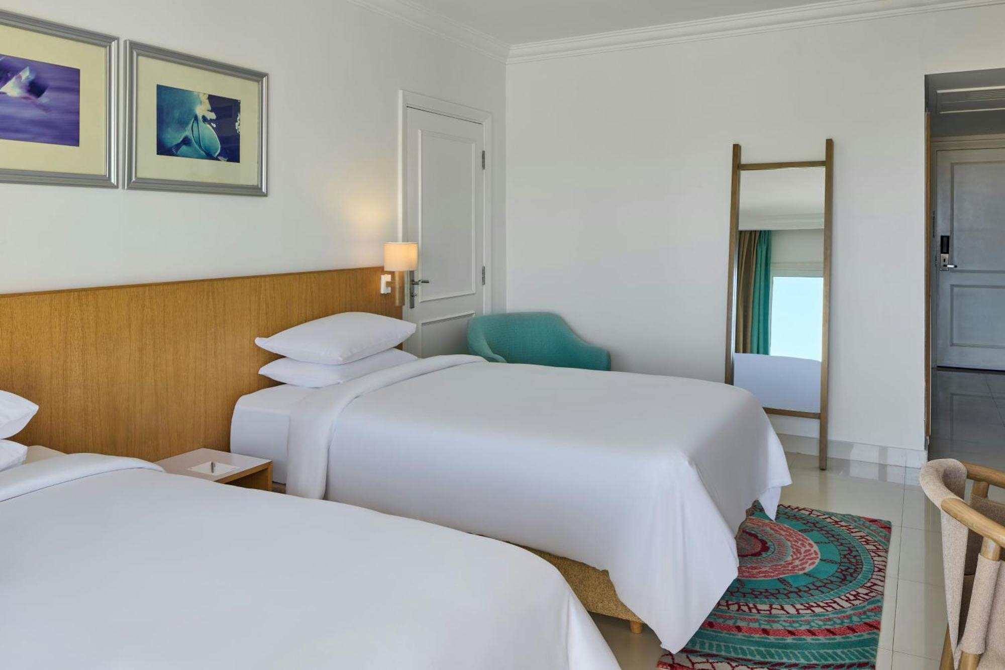 Renaissance Sheikh Golden View Beach Resort 5*