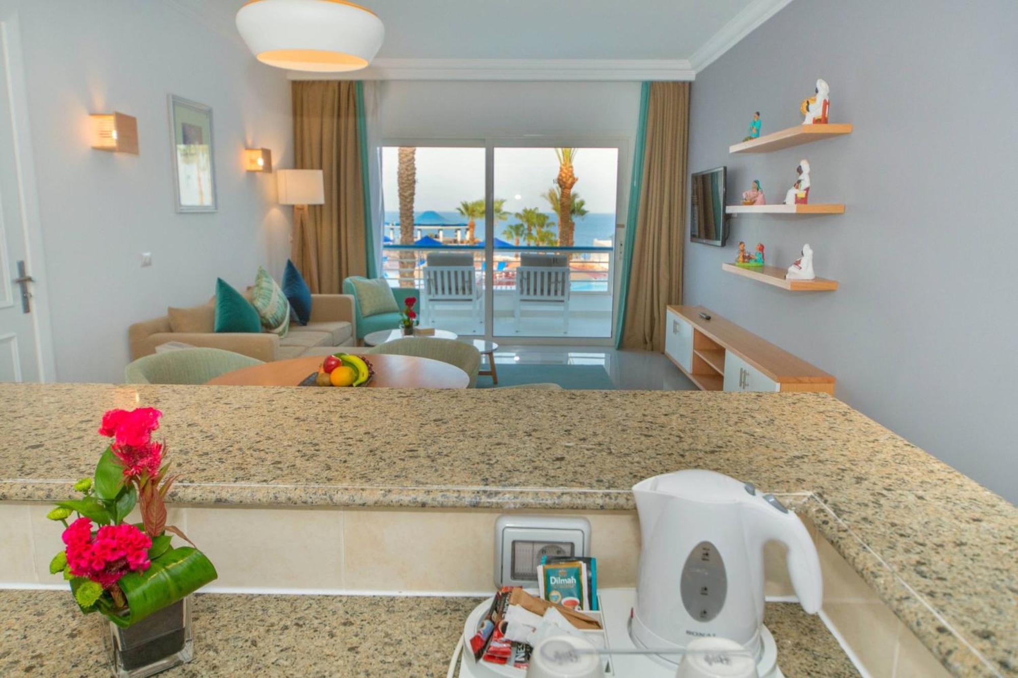 Renaissance Sheikh Golden View Beach 5*