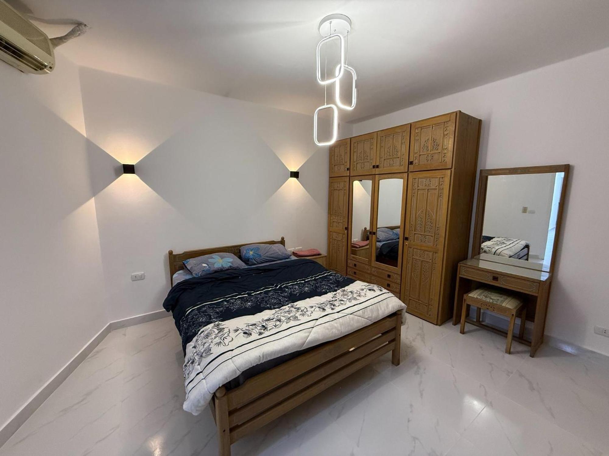 Spacious & Modern 3 Bedroom Well Located Delta Apartment *