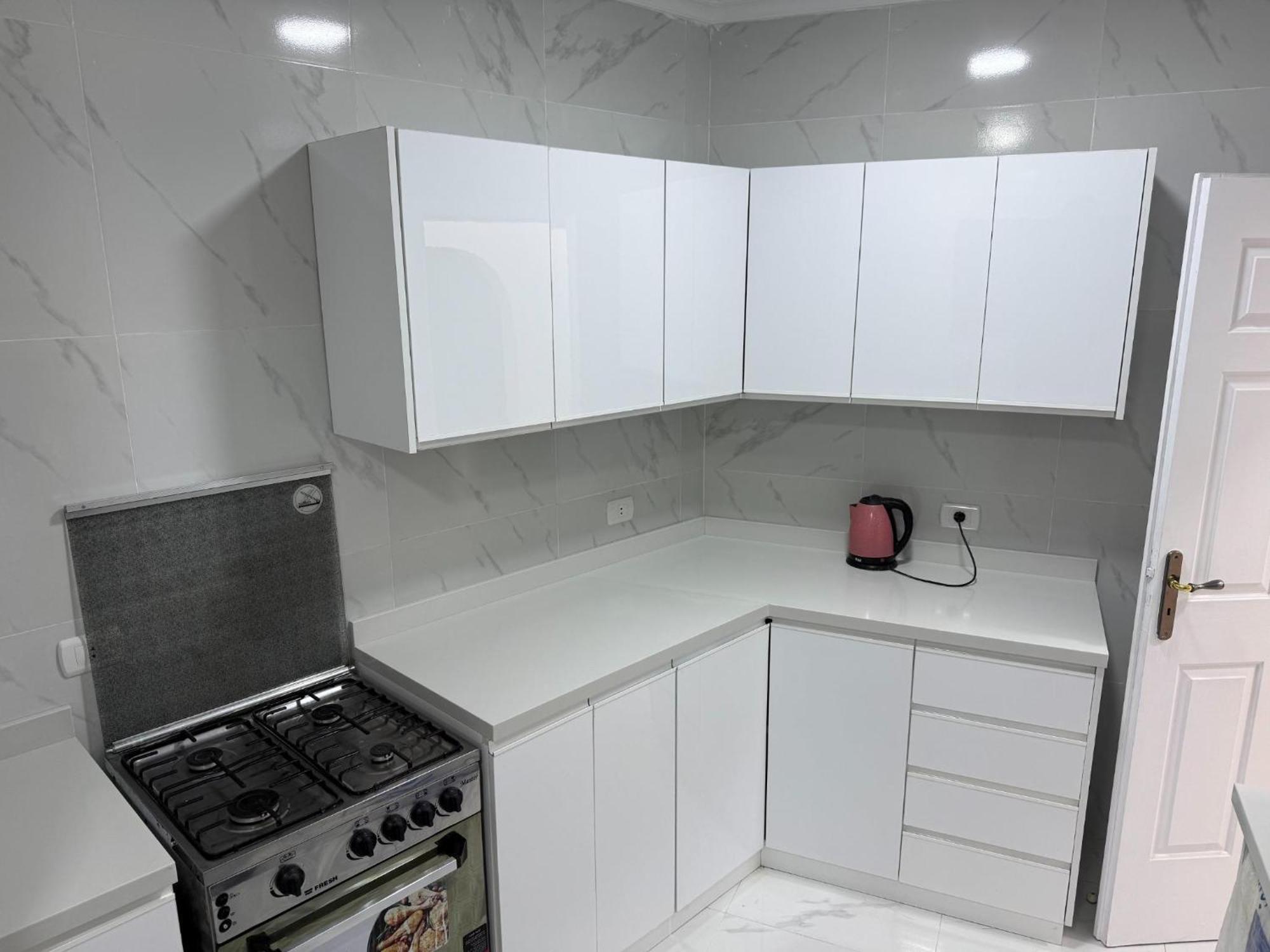 Apartment Spacious & Modern 3 Bedroom Well Located Delta *