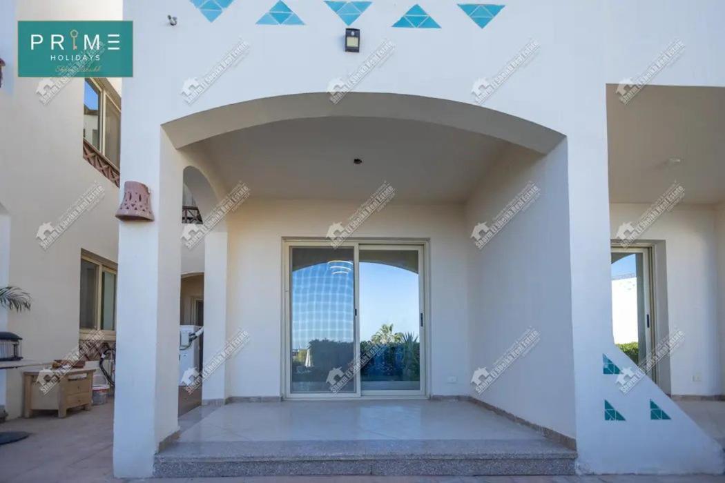 Ss-2255 Seaview Sharks Bay Oasis *