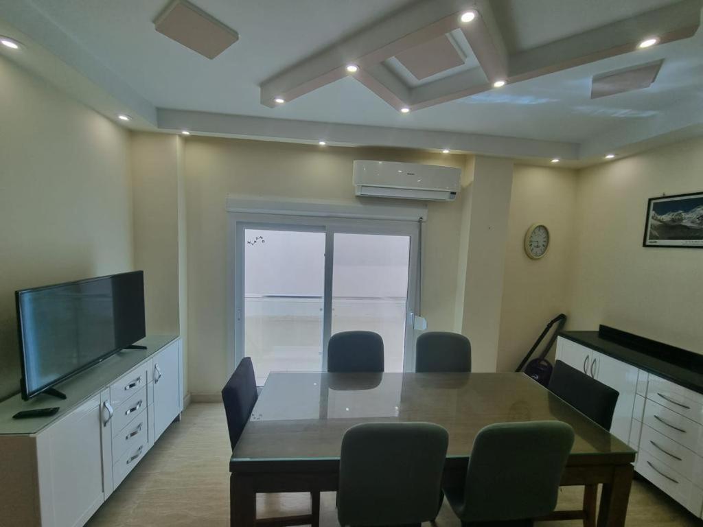 Apartment Beautiful 3-bedroom On The Ground Floor With Personal Backyard Area And Terrace With Direct Pool Access And Pool View *
