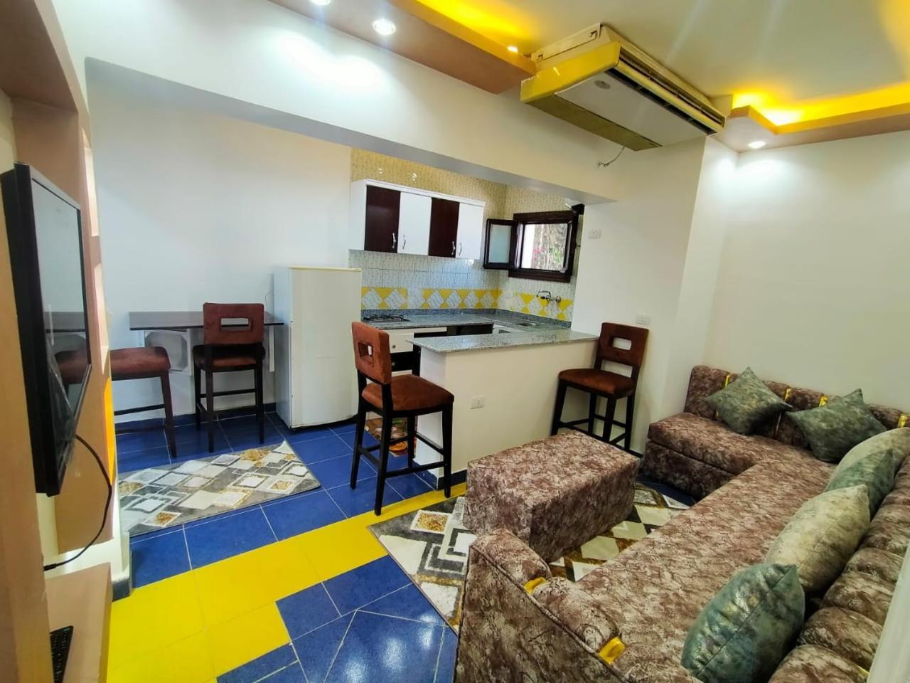 Delta 204-12 Apartment