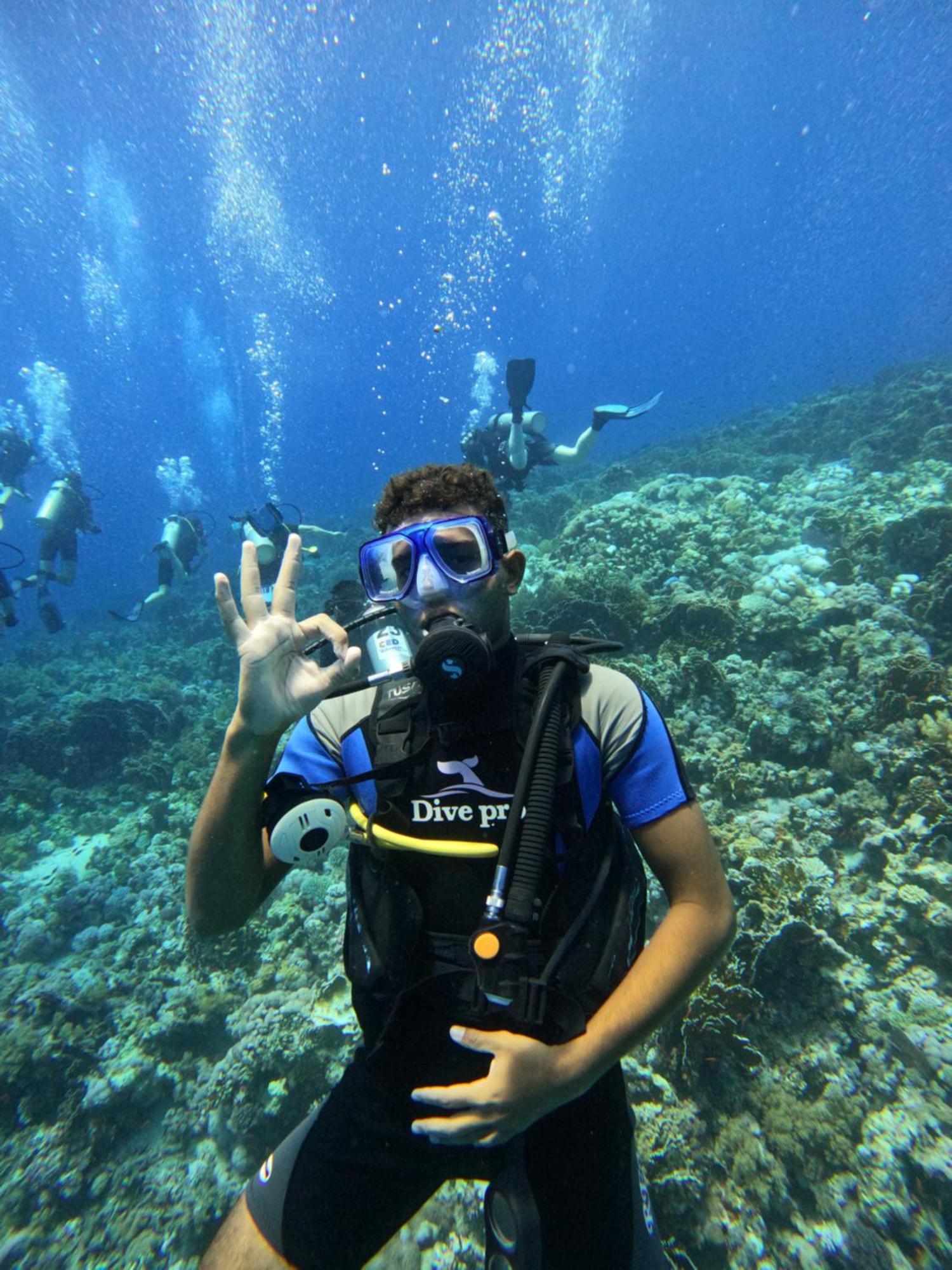Botel Cinderella Eldawley Dive Center *