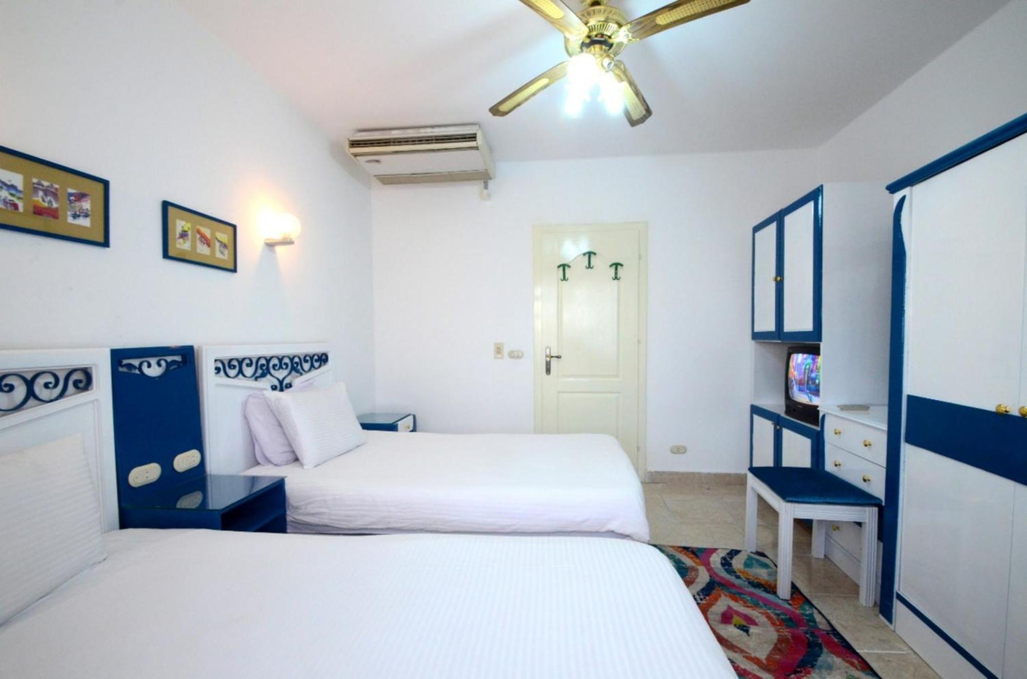 Apartment Delta - Swimming Pools Access