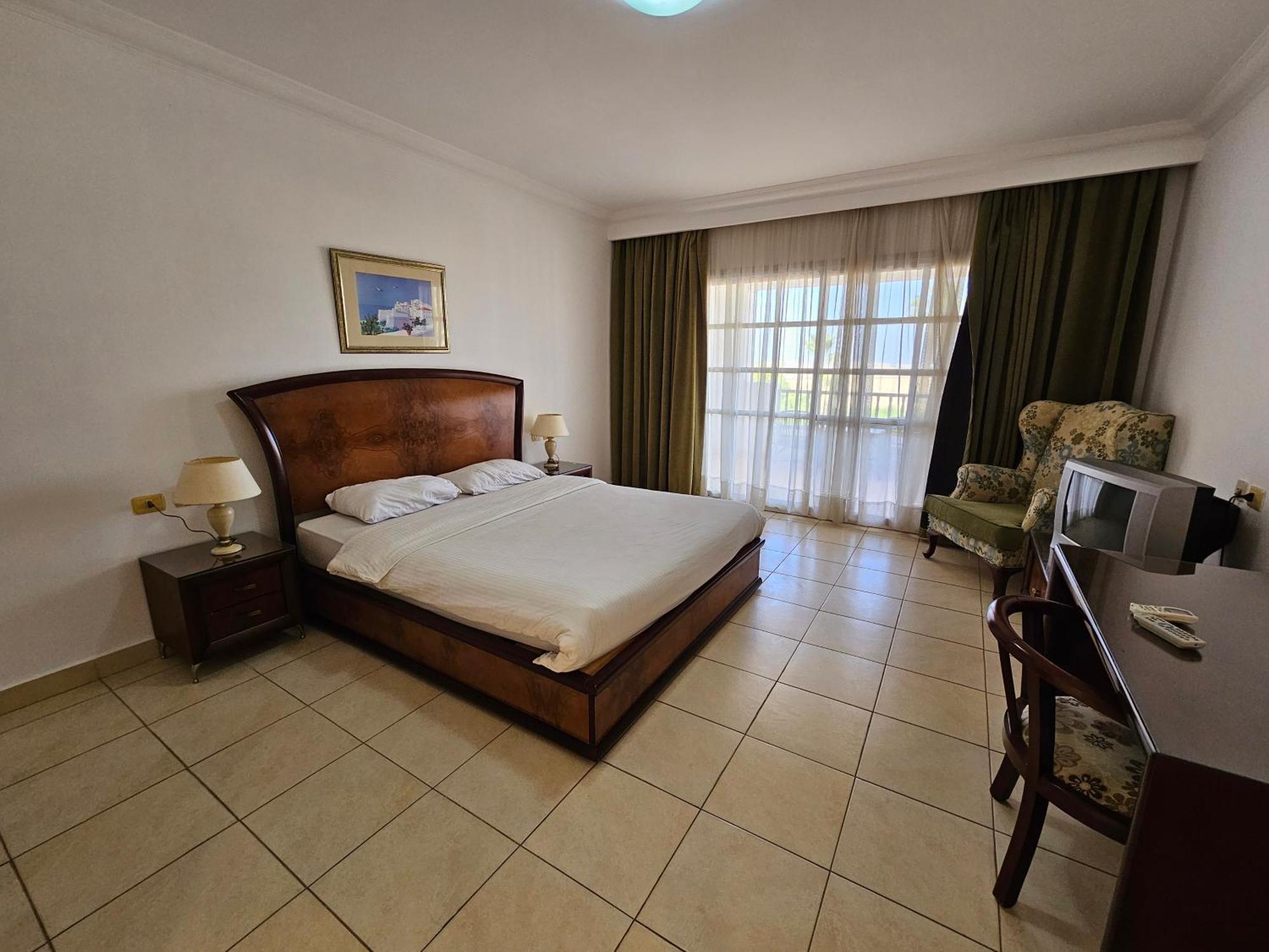 Apartment Delta - Swimming Pools Access