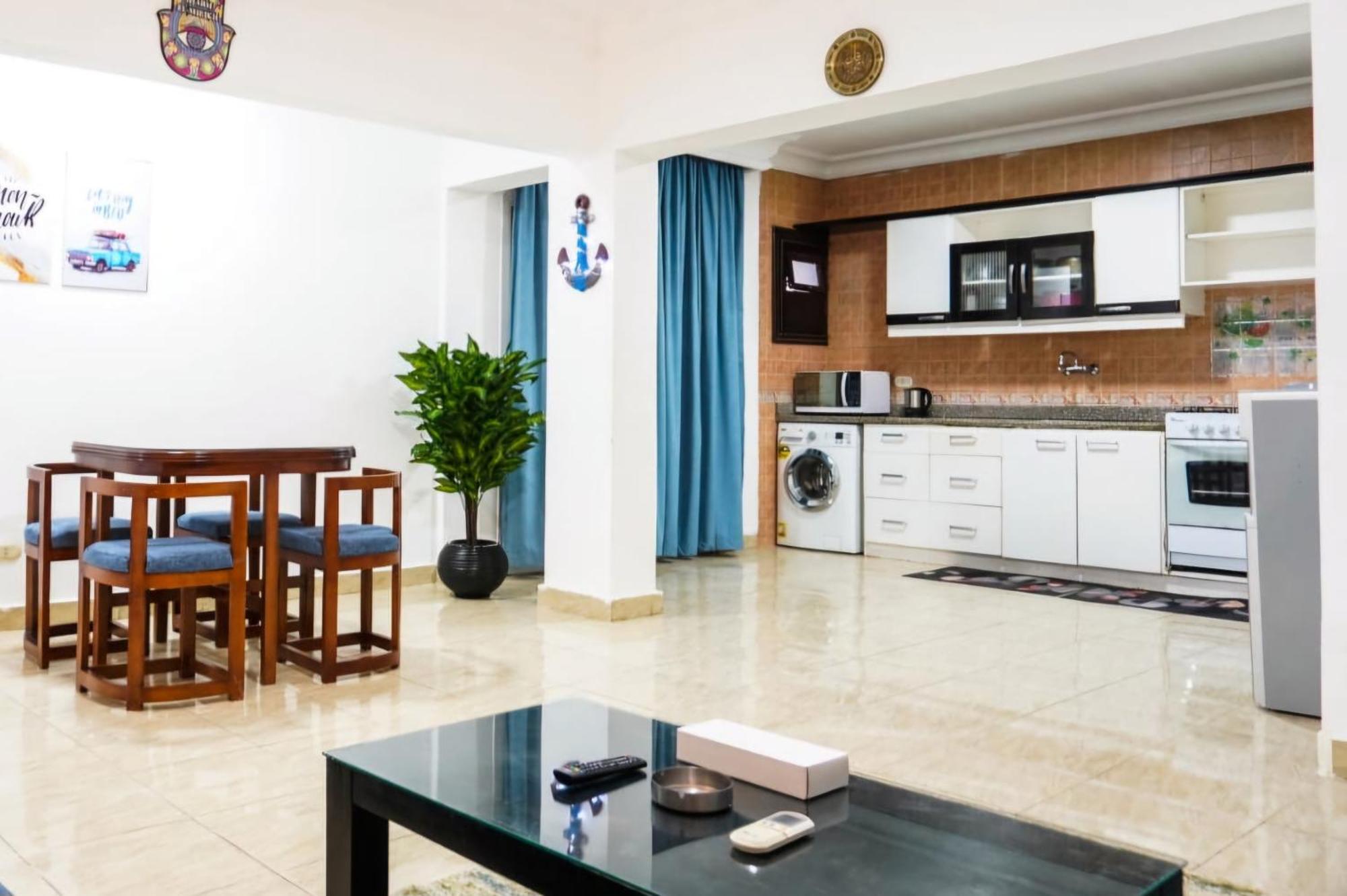 Apartment Delta - Swimming Pools Access