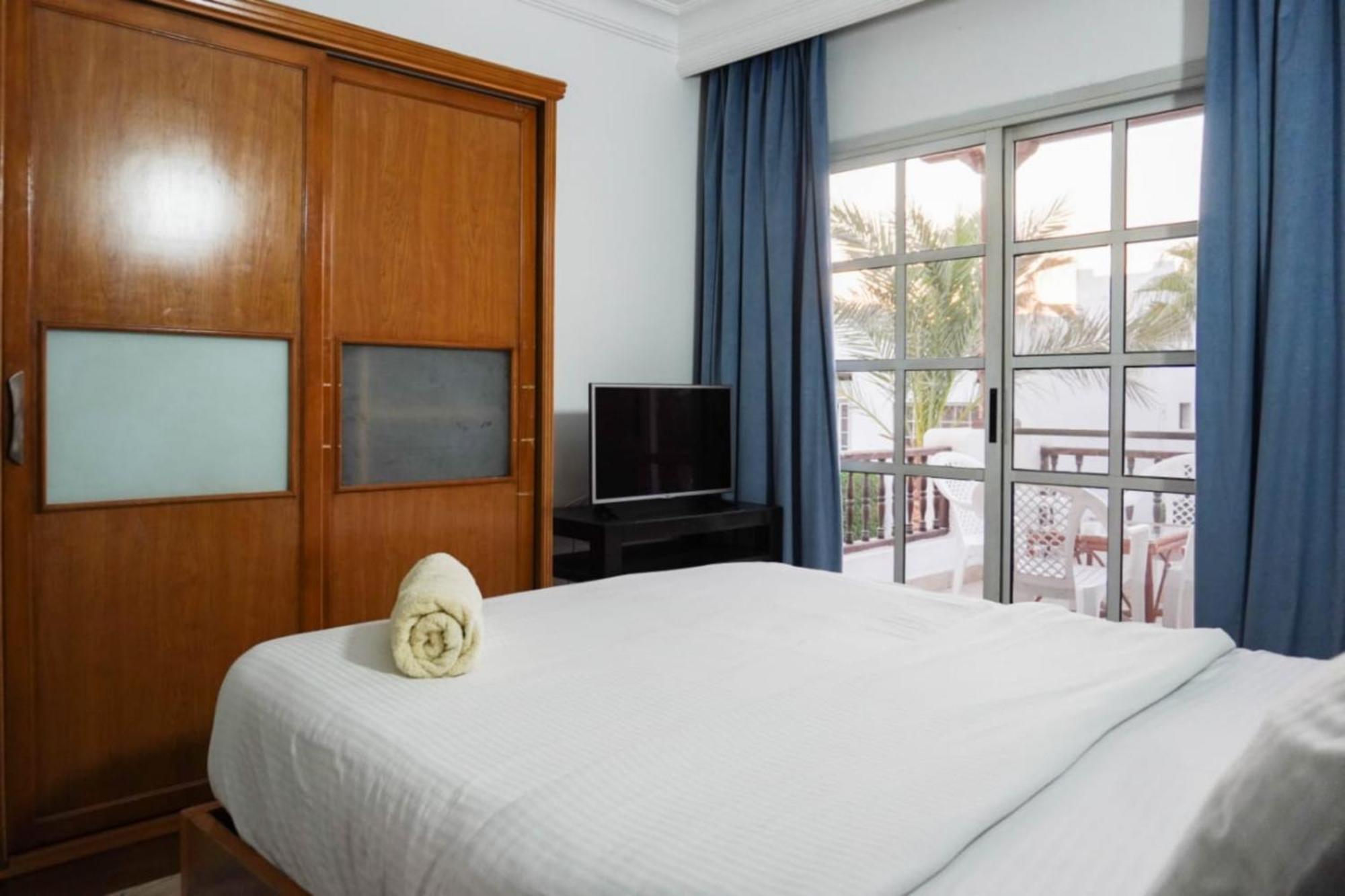 Delta - Swimming Pools Access Apartment *