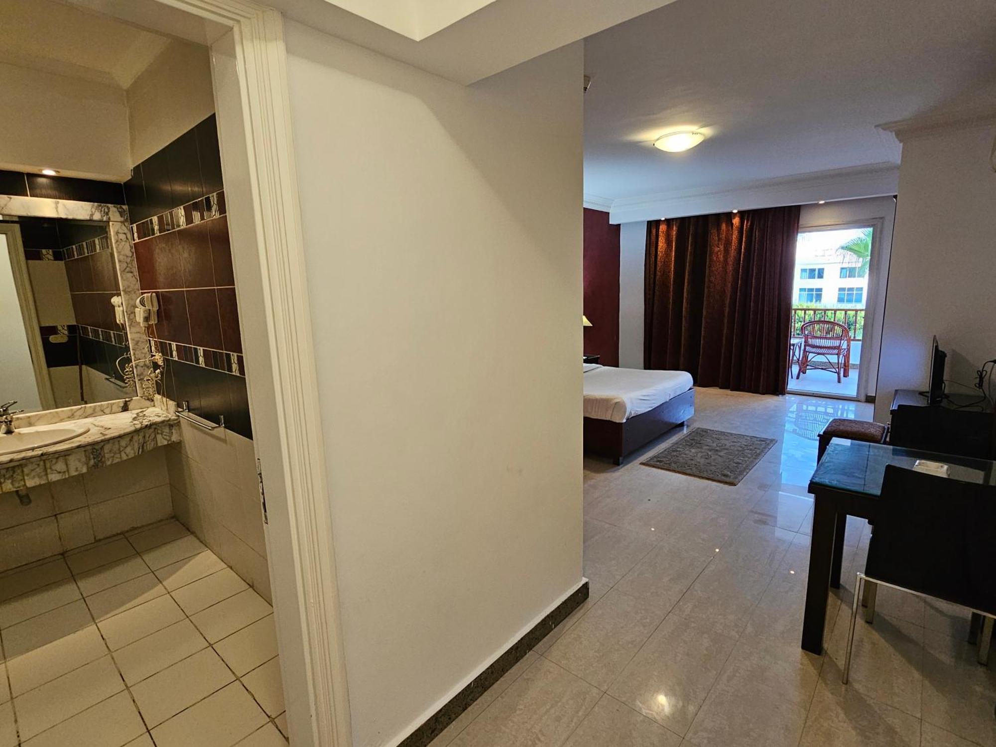 Delta - Swimming Pools Access Apartment
