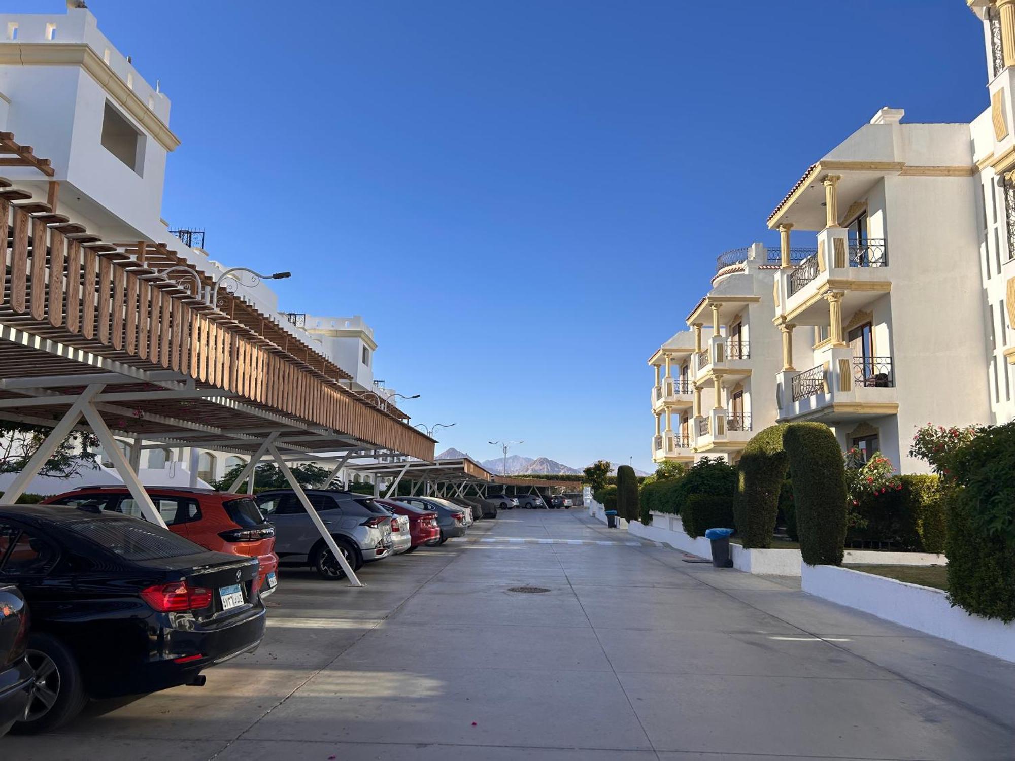 2-bedroom On The Second Floor With A Balcony And Amazing Pool View & Free Access In Hills * Sharm el-Sheikh