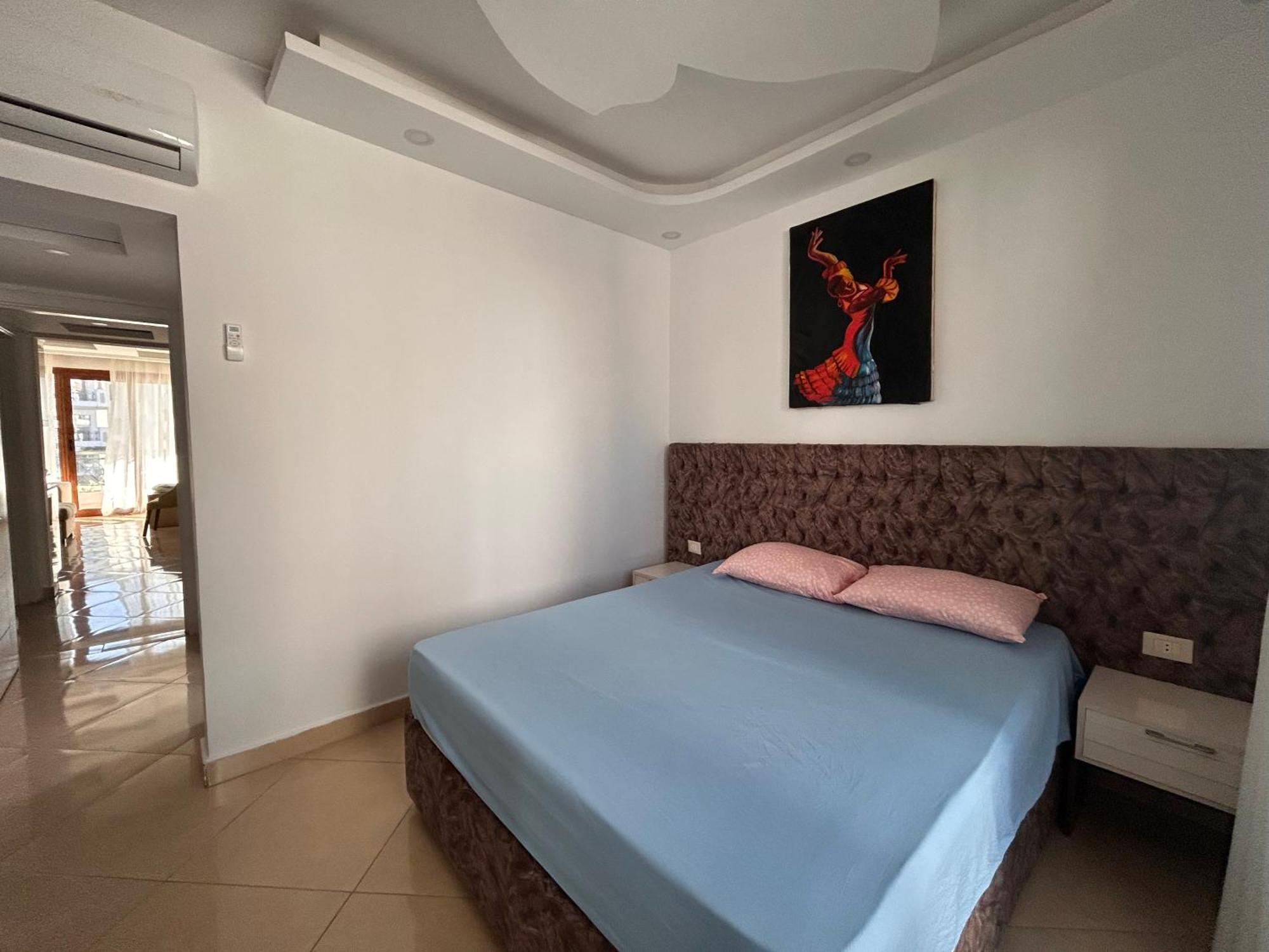 2-bedroom On The Second Floor With A Balcony And Amazing Pool View & Free Access In Hills Apartment