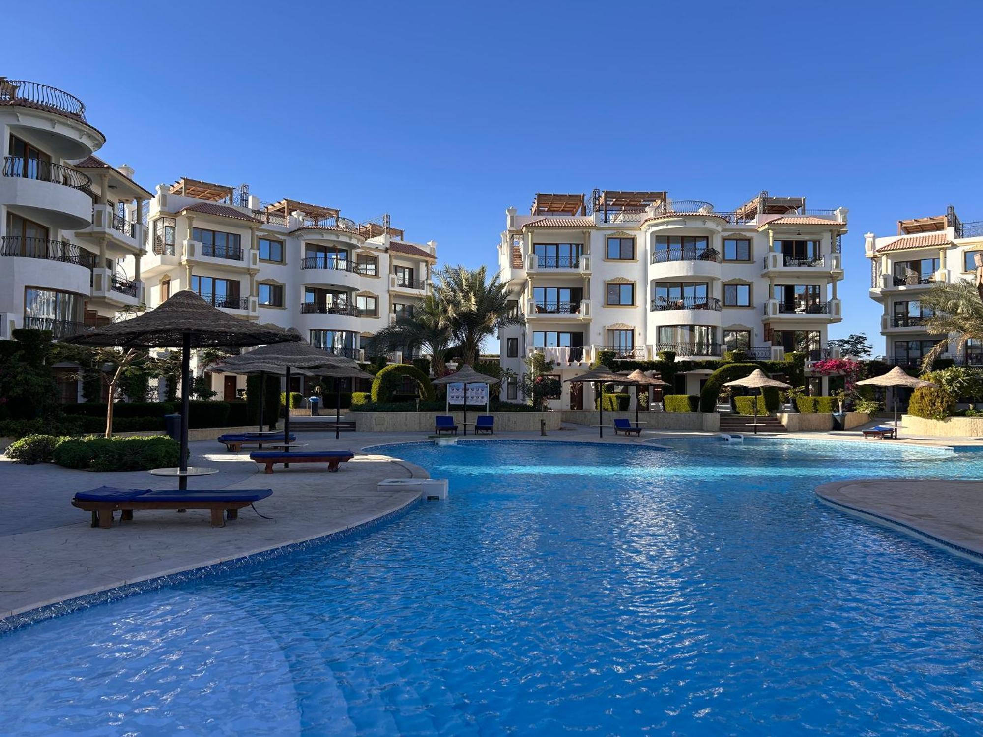 3-bedroom On The Ground Floor With Pool View, Personal Garden Area, Backyard, And Free Access In Hills Appartement Sharm-el-Sheikh