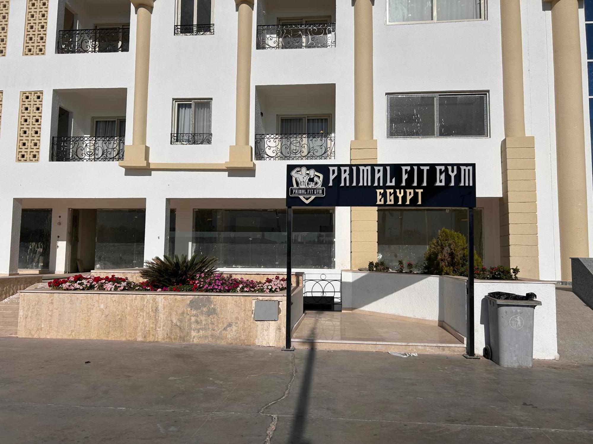 Cosy On The First Floor With Lovely Terrace And Personal Garden Area, Pool View And Free Access In Hills Apartment *