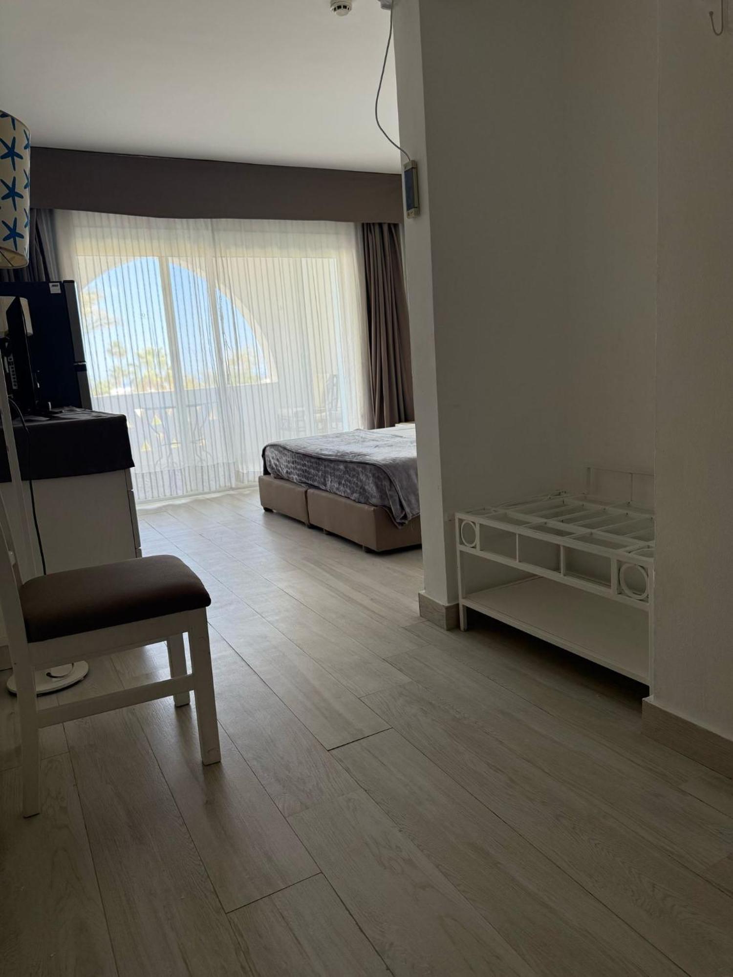 Domina Coralbay Aquamarine Hotel 4*