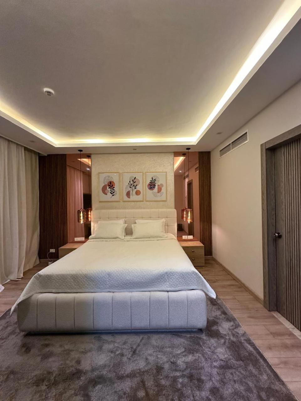 Apartment Luxury Duplex, Front Indoor Jacuzzi, Sheikh *