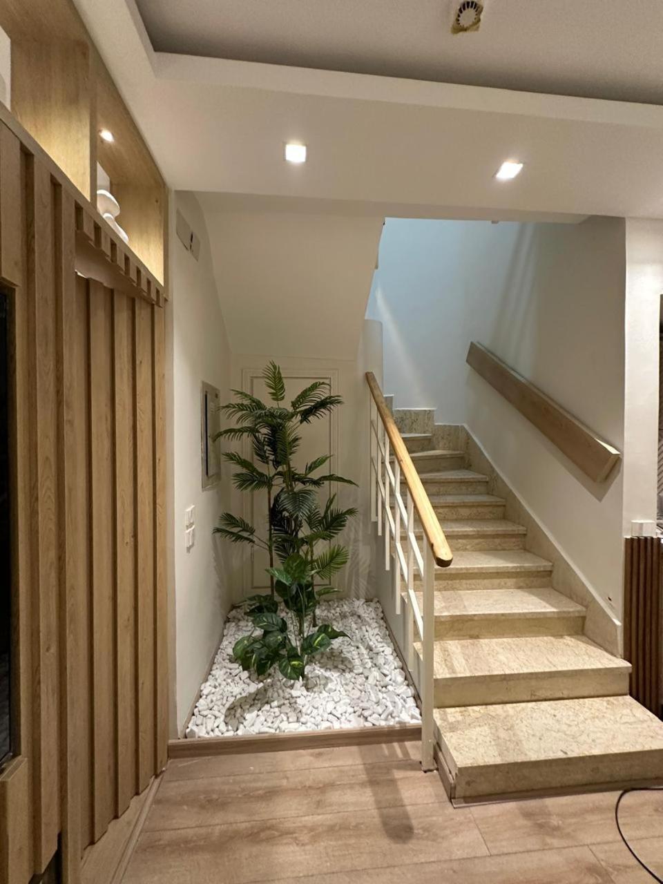 Luxury Duplex, Front Indoor Jacuzzi, Sheikh