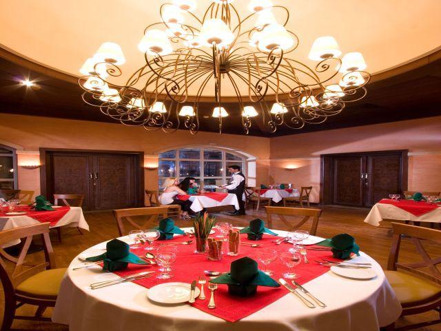 Resort Grand Plaza - Families And Couples Only