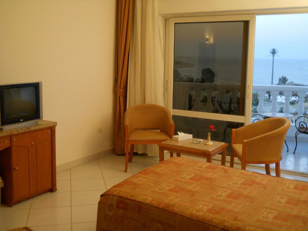 Royal Paradise Hotel 4*