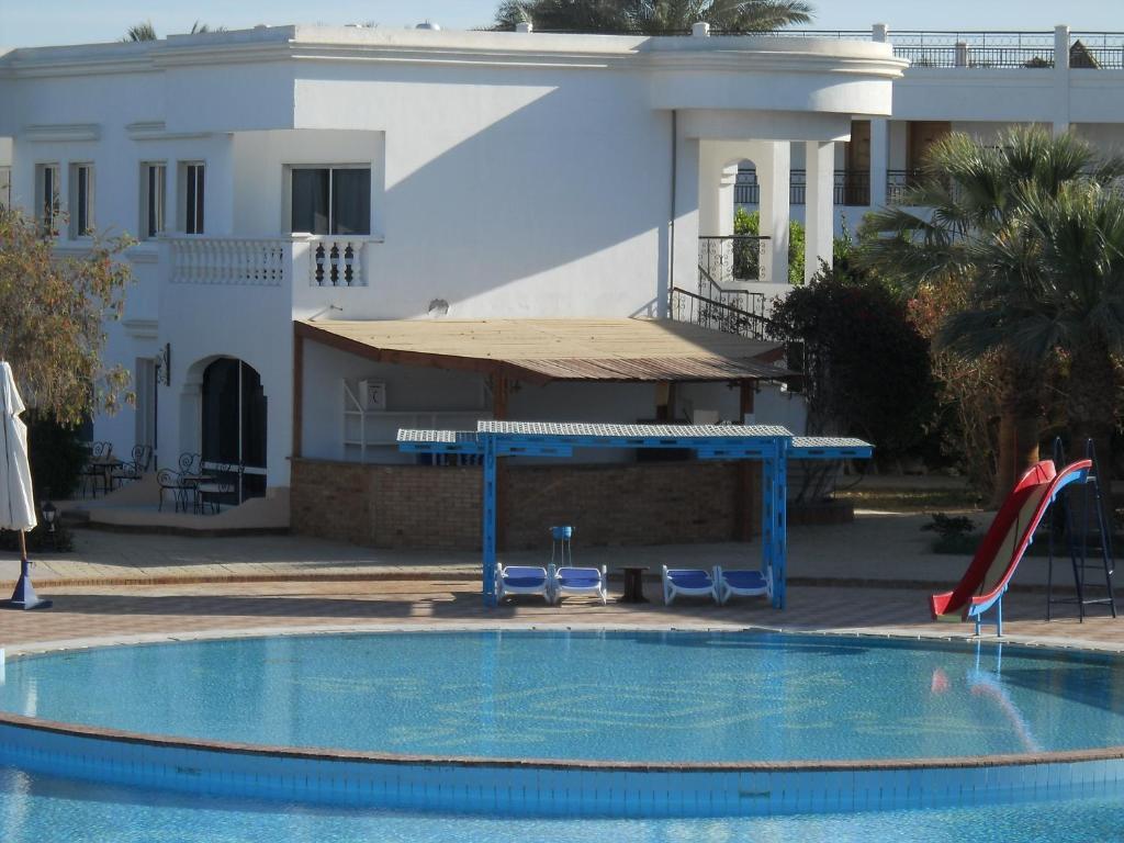 Royal Paradise Hotel 4*