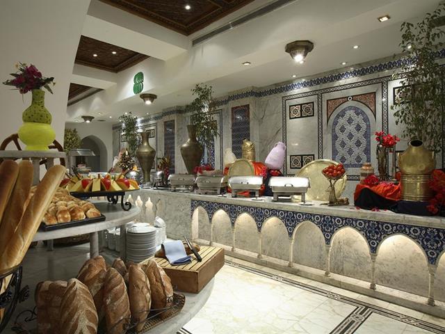 Royal & Casino Resort 5*
