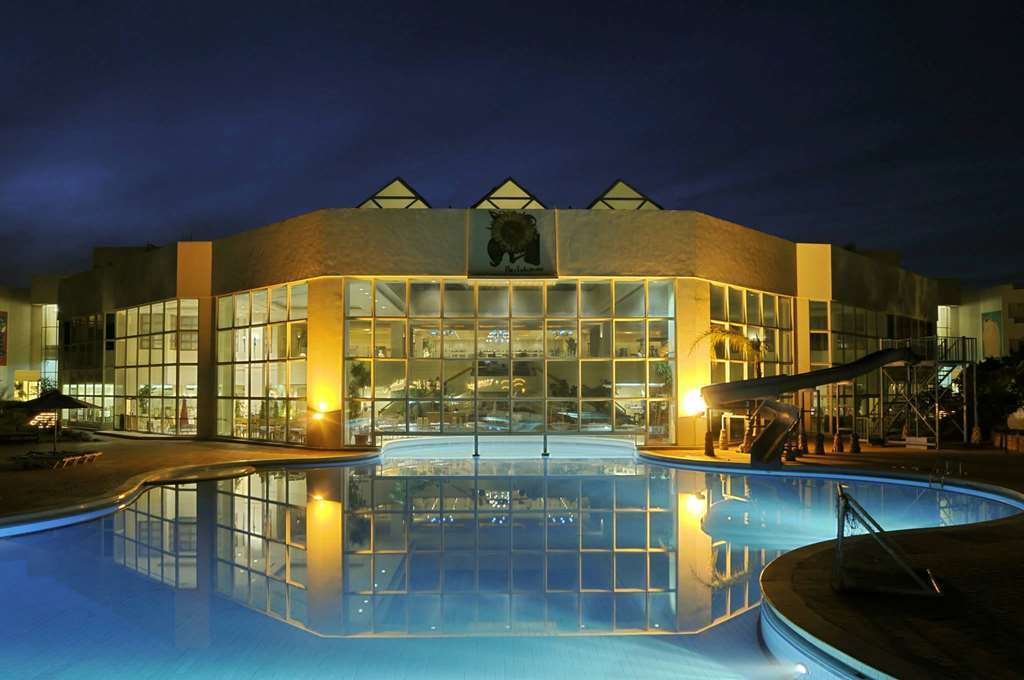 Aurora Oriental Hotel 5*