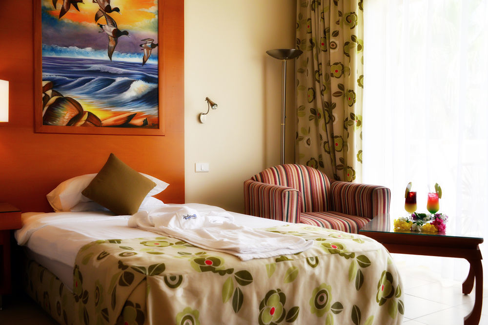 Resort Parrotel Beach