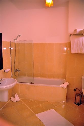Carlton Luxury Resort