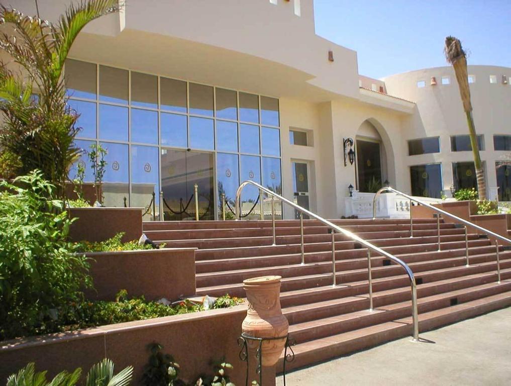 Hotel Tropicana Grand Azure