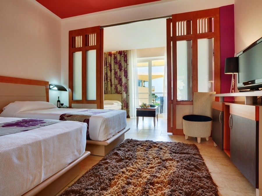 Barcelo Tiran 4*