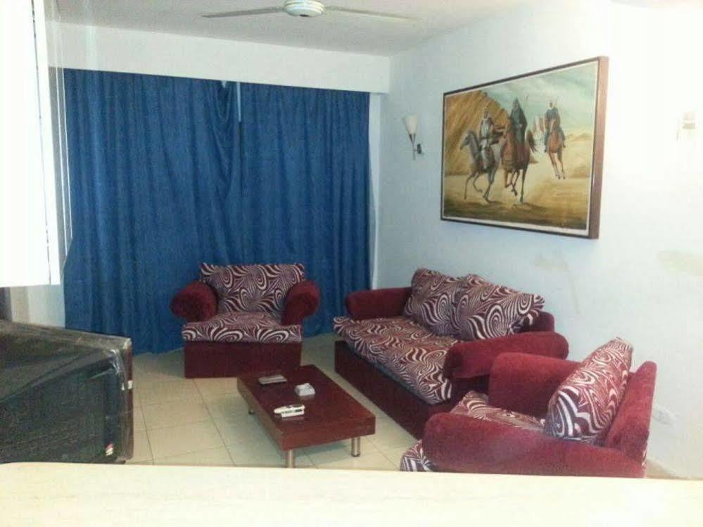 Apartment E Tours *