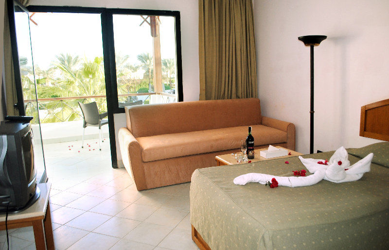 Unisharm Hotel 3*