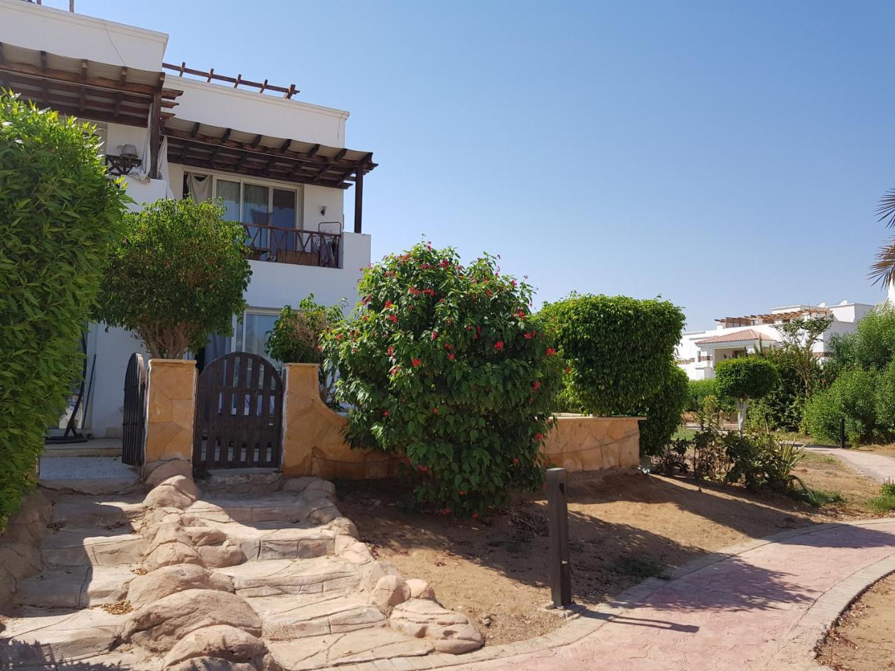 Studio In Luxurious Compound Next To Main Road Apartment *