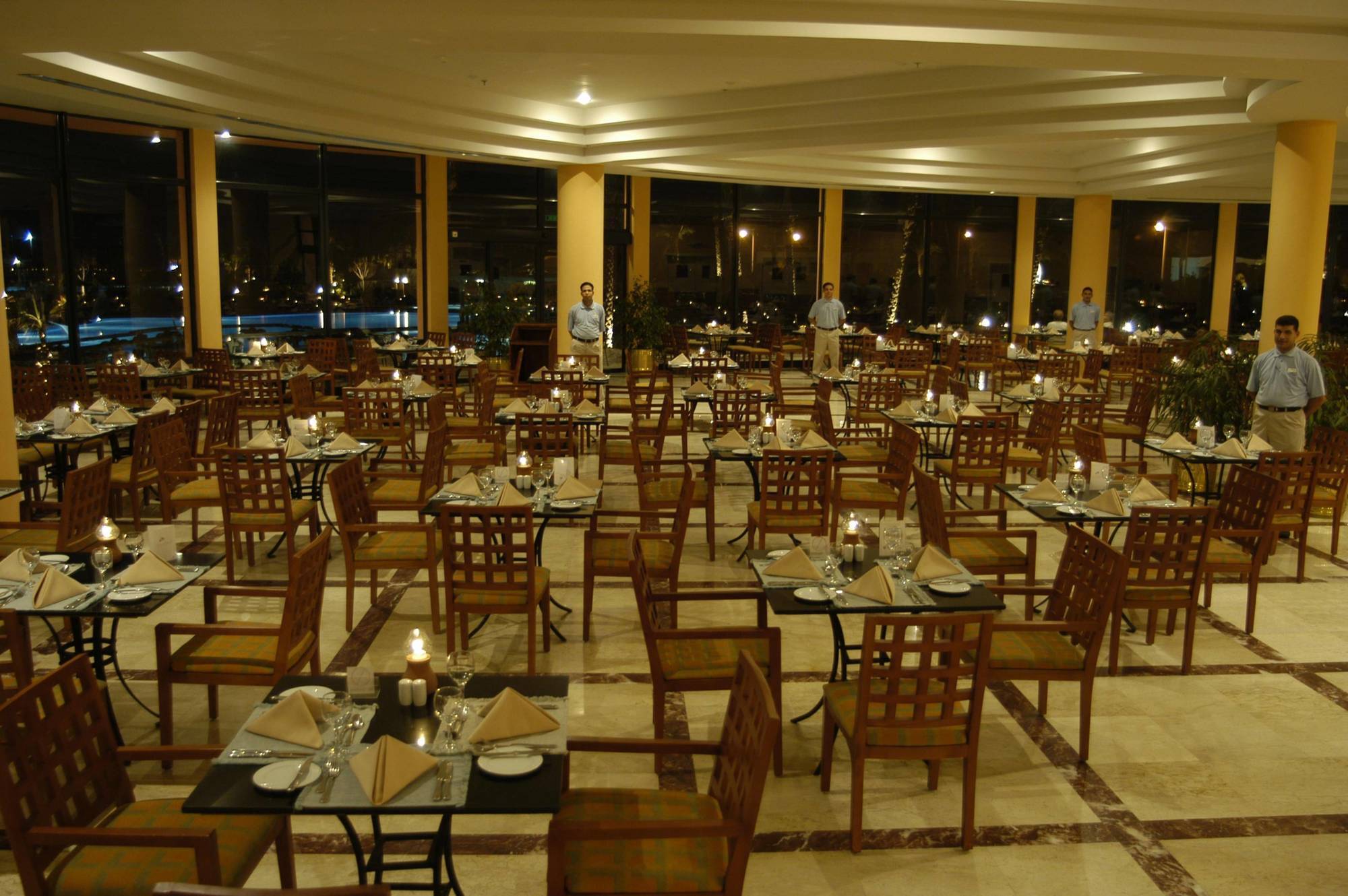 Parrotel Aqua Park 4*