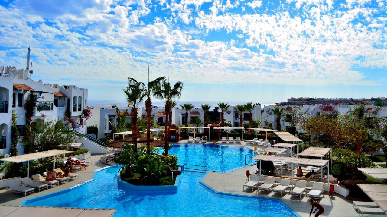 Jaz Neo Naama Bay
