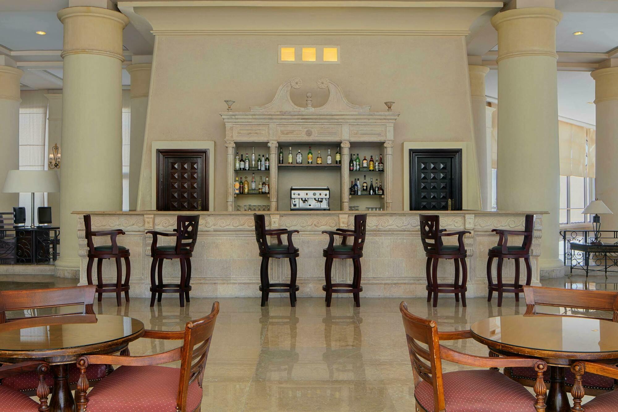 Sheraton Hotel, Resort, & Spa 4*