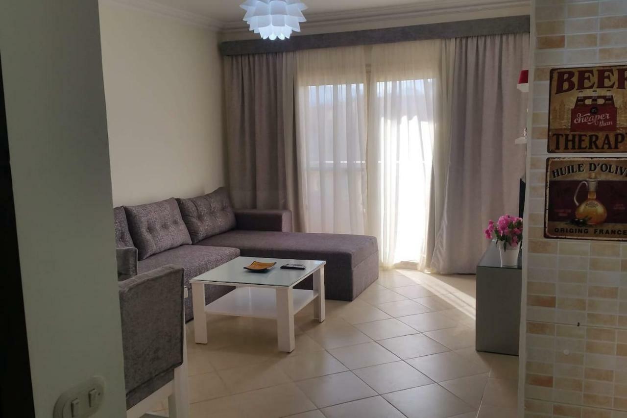 One- Bedroom S3 In Vip Zone Sunny Lakes Apartment *