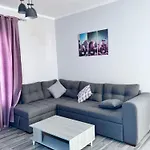 Luxury Apartment Perfect Location Pool View
