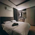 Lucky Step Apartments