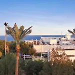 Family-Friendly Beach Getaway With Jacuzzi-Garden-Resort And Mountain Views