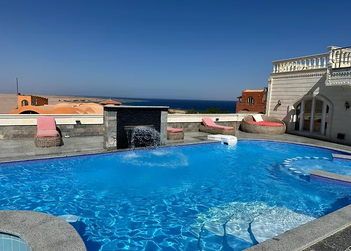 Beautiful Secluded Apartment With Pool
