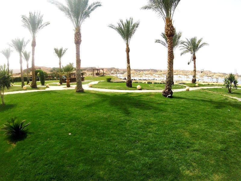Xperience Golden Sandy Resort 4*