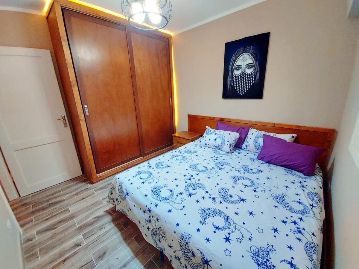 Apartment Neama Bay Oasis: Poolside With Supermarket Convenience