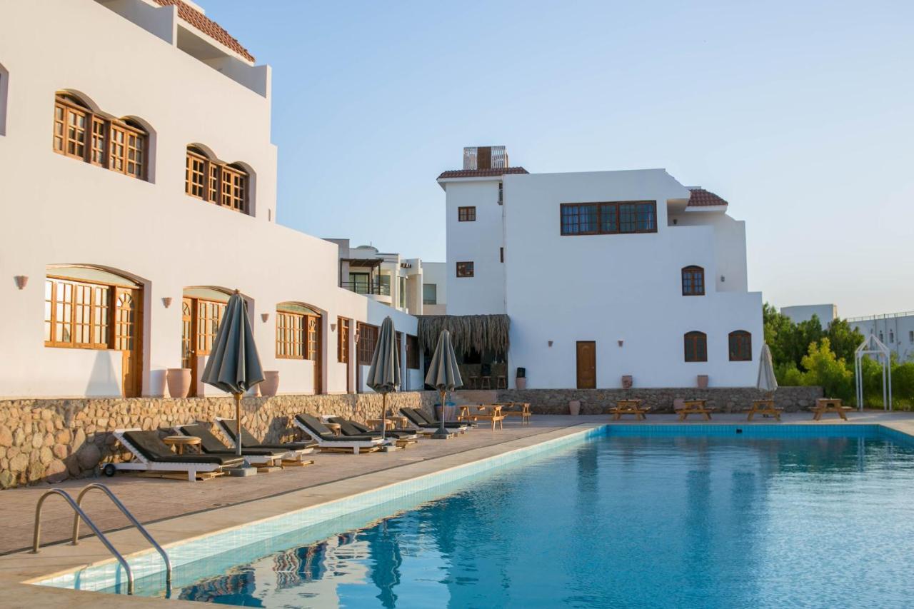 Adrenalin Beach Guest house *