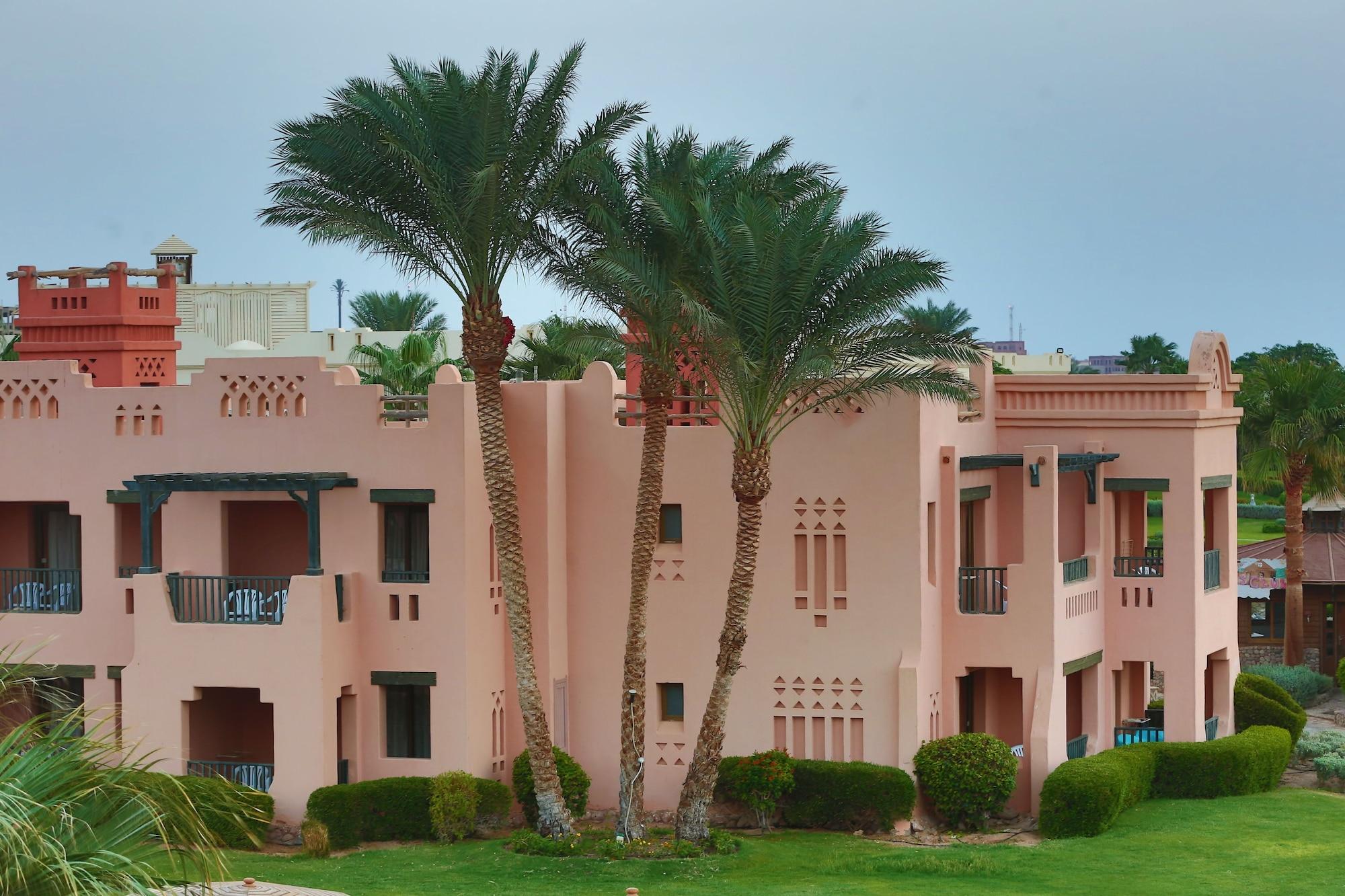 Resort Charmillion Sea Life 4*
