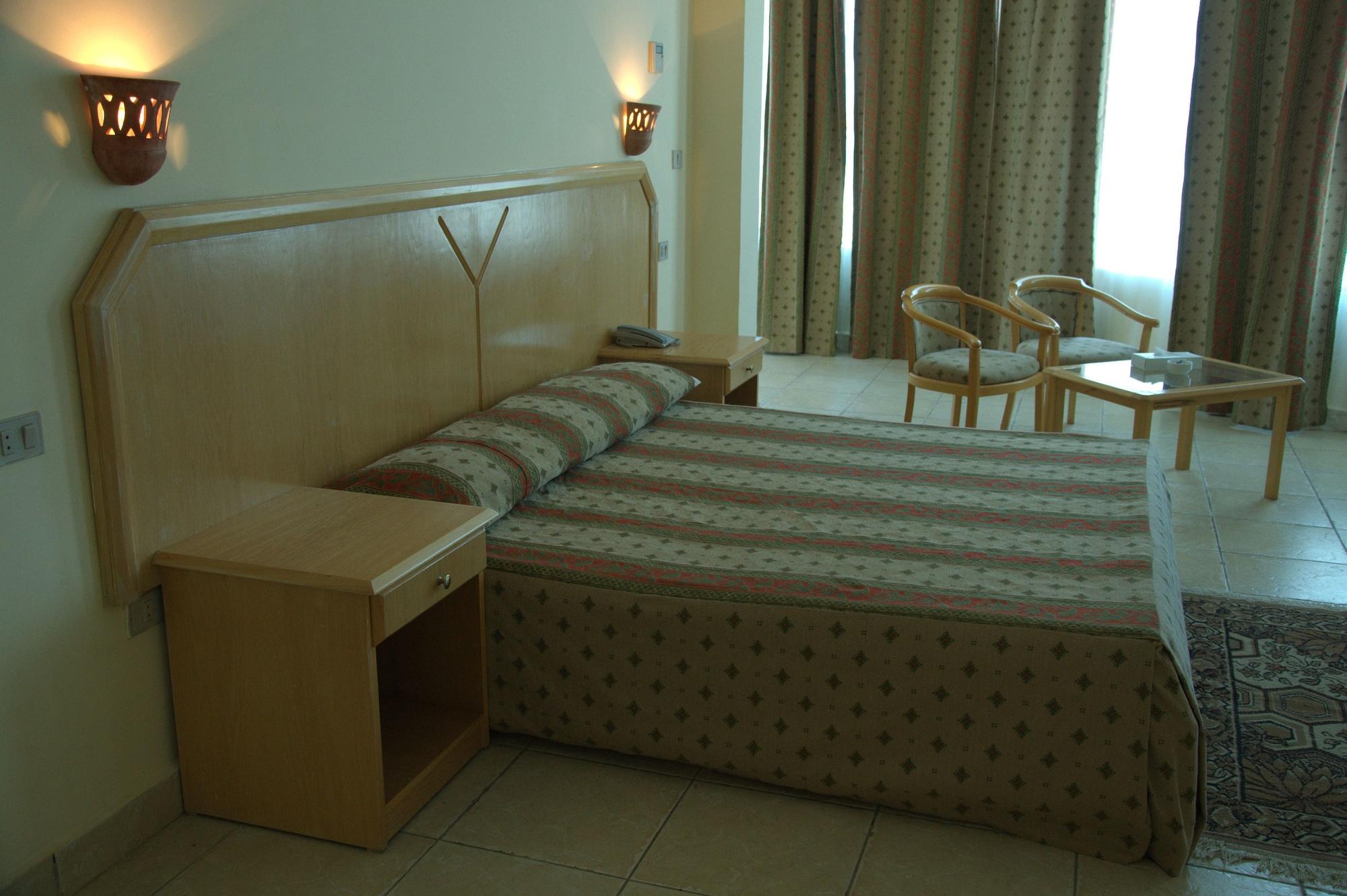 Cliff Otel 2*